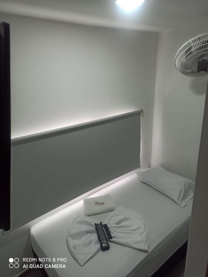 Hotel Zona Express Sandiego Медельин Экстерьер фото