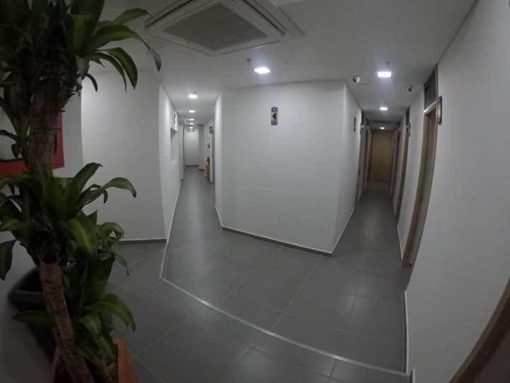Hotel Zona Express Sandiego Медельин Экстерьер фото
