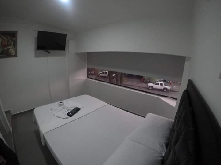 Hotel Zona Express Sandiego Медельин Экстерьер фото
